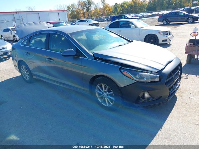 Hyundai SONATA SE 2018 5NPE24AF9JH693472 Image 1
