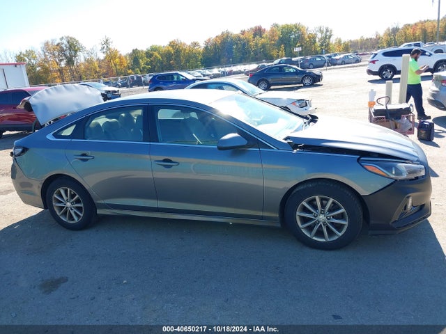 Hyundai SONATA SE 2018 5NPE24AF9JH693472 Image 13