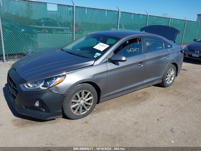 Hyundai SONATA SE 2018 5NPE24AF9JH693472 Image 2