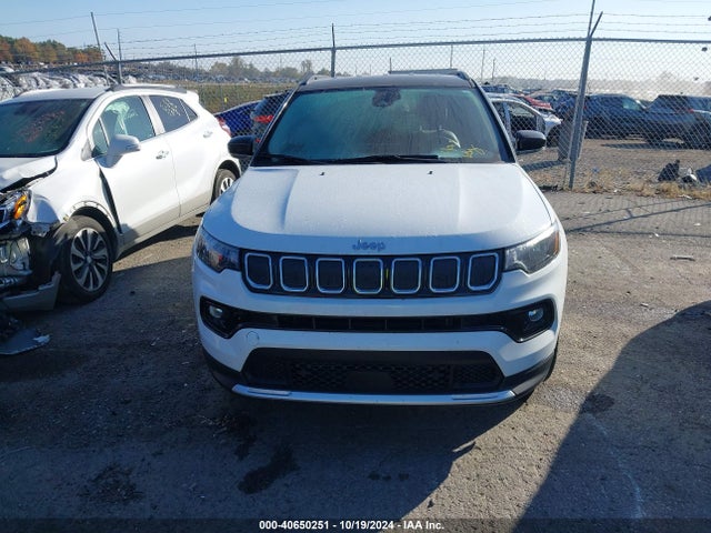 3C4NJDCB5NT141390 Jeep Compass Limited 4x4