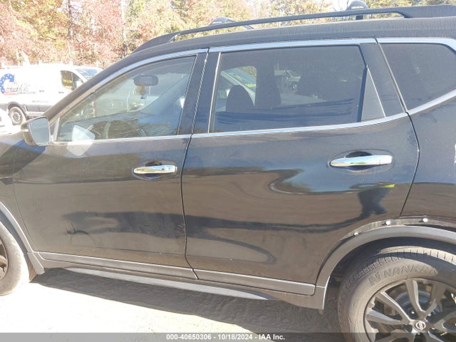 Nissan ROGUE SV 2018 5N1AT2MV3JC831016 Image 13