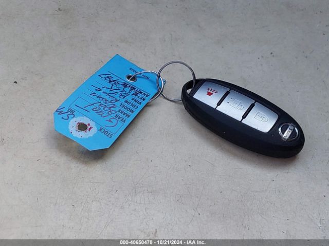5N1AT3AB1MC807060 Nissan Rogue S Intelligent Awd