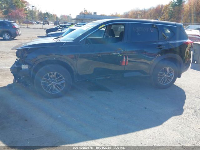 5N1AT3AB1MC807060 Nissan Rogue S Intelligent Awd