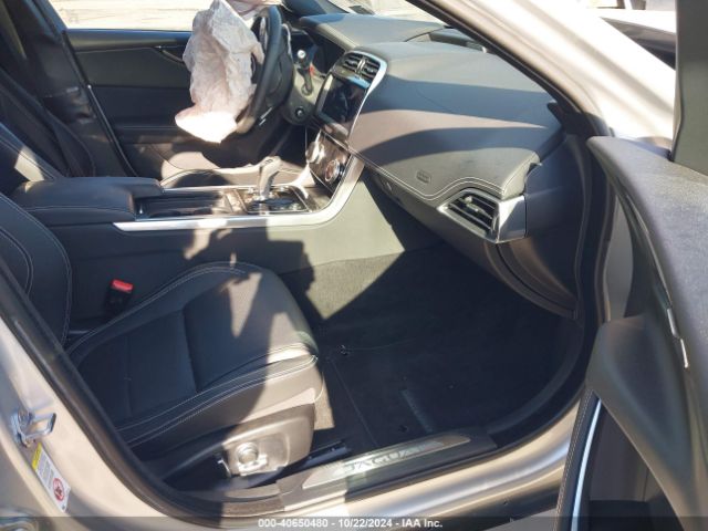2020 JAGUAR XE SAJAT4GX0LCP61332 Photo 4
