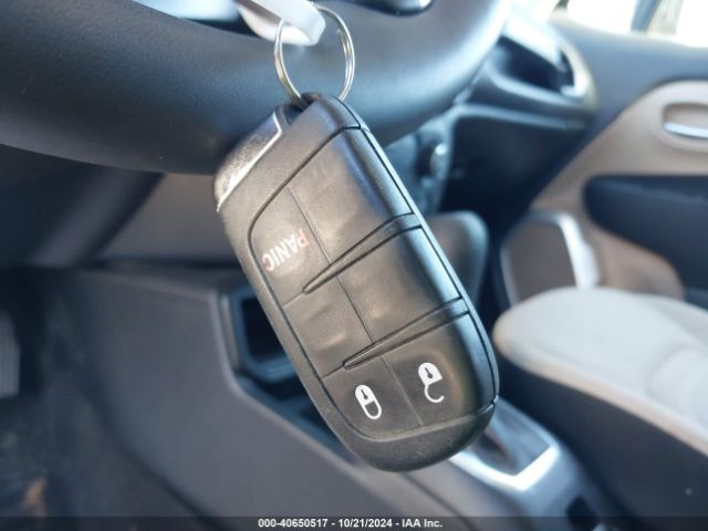 ZACNJABBXKPK07206 Jeep Renegade Latitude Fwd