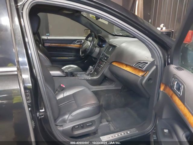 2LMHJ5NK7EBL53087 Lincoln Mkt Livery