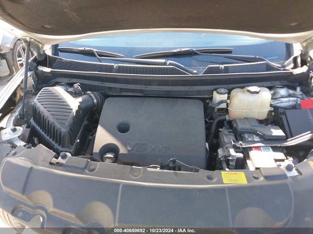 Chevrolet Traverse Ls 2018 1GNERFKW4JJ258797 Image 10