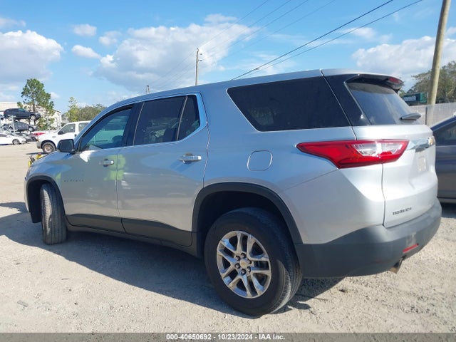 Chevrolet Traverse Ls 2018 1GNERFKW4JJ258797 Image 14