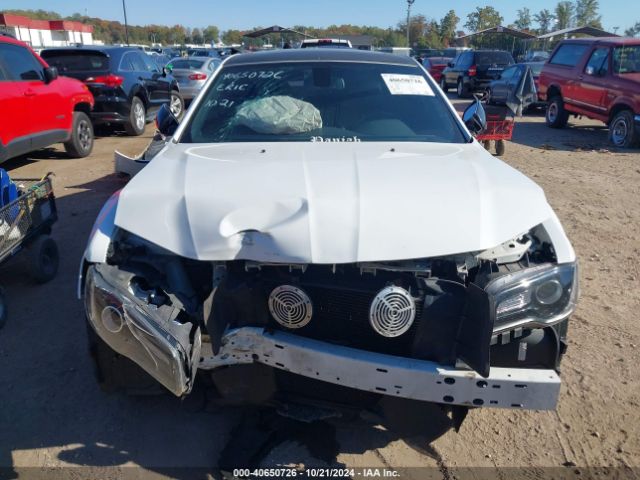 2C3CCABT8KH580375 Chrysler 300 300s
