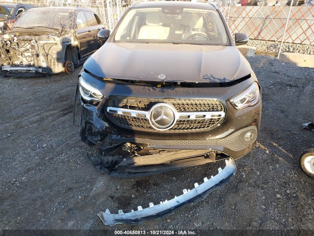W1N4N4GB8NJ415191 Mercedes-Benz GLA 250