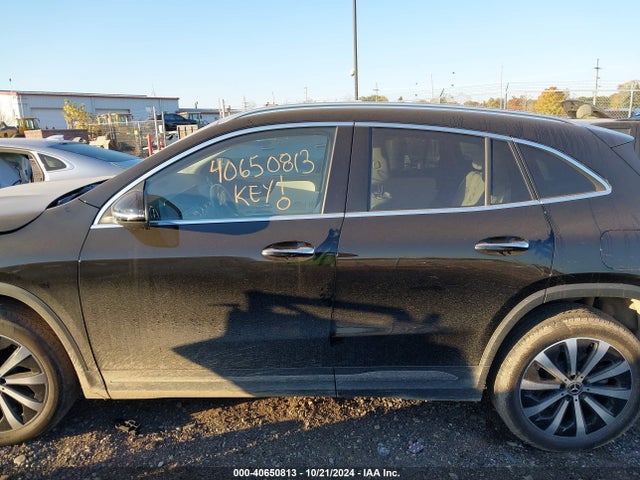 W1N4N4GB8NJ415191 Mercedes-Benz GLA 250