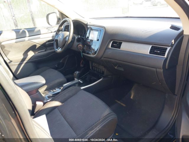 JA4AD2A35HZ065196 Mitsubishi Outlander Es