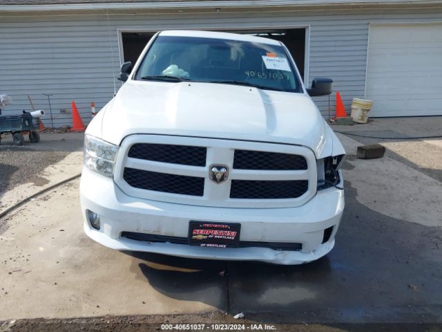 1C6RR7KT6HS815937 RAM 1500 Express  4x4 5'7 Box