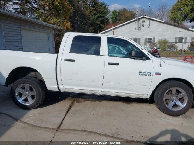 1C6RR7KT6HS815937 RAM 1500 Express  4x4 5'7 Box