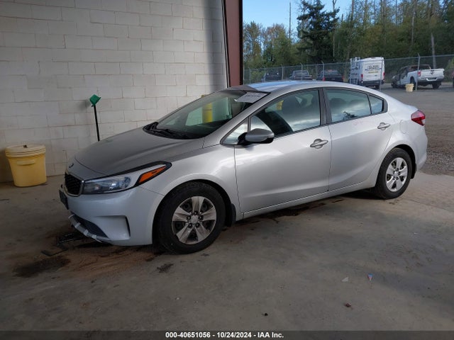 KIA FORTE LX 2017 3KPFK4A70HE082256 Image 2