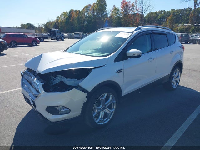 Ford Escape Titanium 2019 1FMCU9J95KUB19706 Image 2