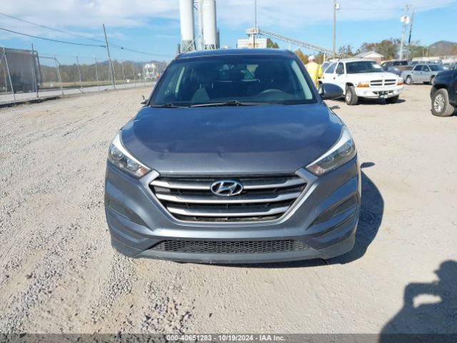 KM8J2CA45JU664897 Hyundai TUCSON SE