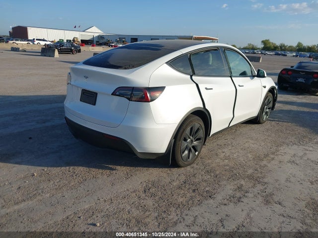 2024 TESLA MODEL Y 7SAYGDED8RA303365 Photo 3