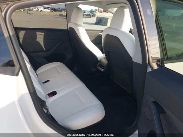 2024 TESLA MODEL Y 7SAYGDED8RA303365 Photo 7