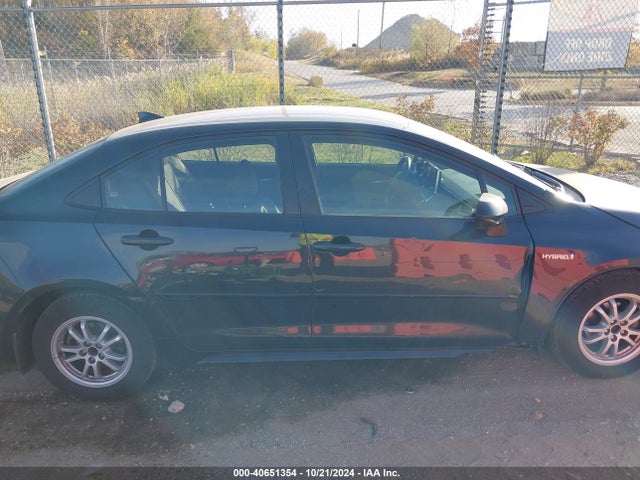 Toyota Corolla Hybrid Le 2021 JTDEAMDE0MJ030454 Image 13