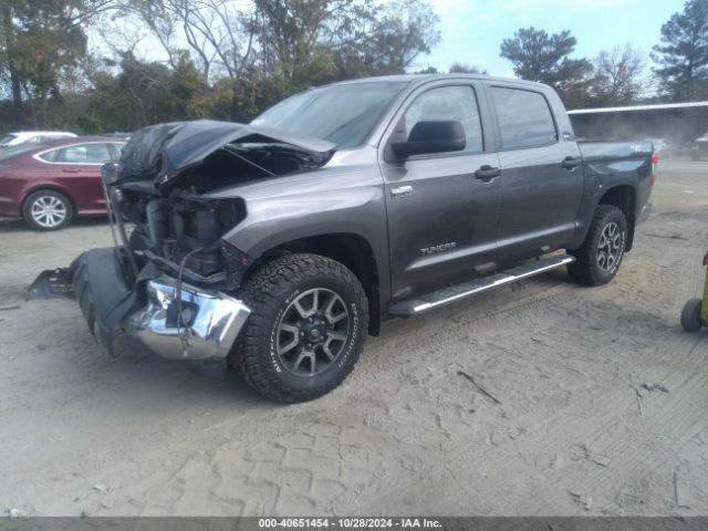 5TFDW5F15FX422245 Toyota Tundra Sr5 5.7l V8