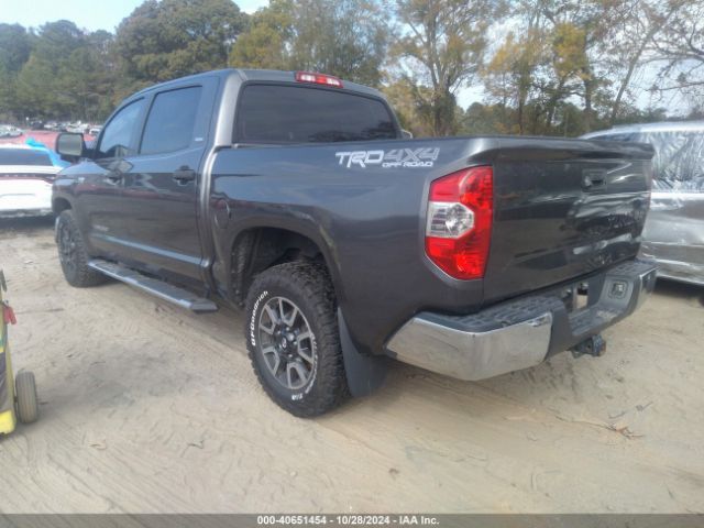 5TFDW5F15FX422245 Toyota Tundra Sr5 5.7l V8