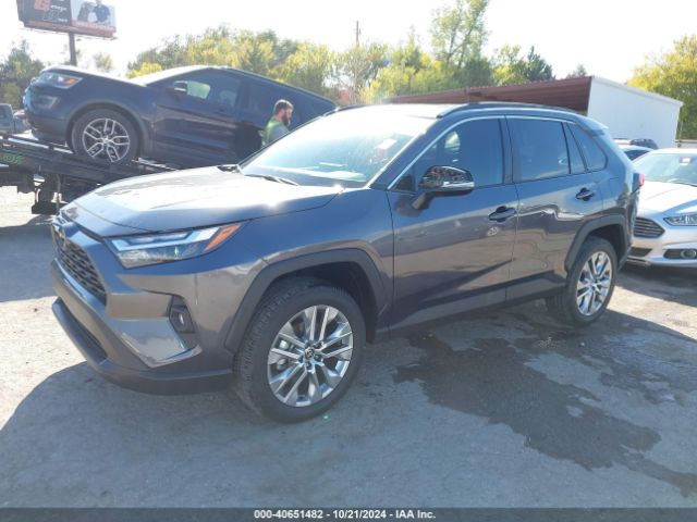 2T3C1RFV6RC266831 Toyota Rav4 Xle Premium