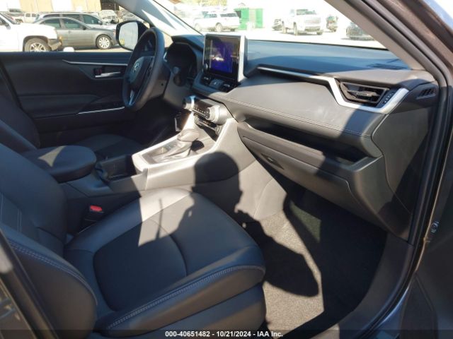 2T3C1RFV6RC266831 Toyota Rav4 Xle Premium