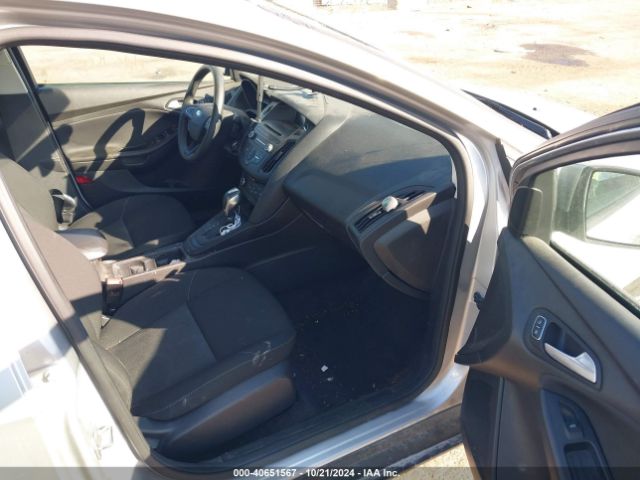 1FADP3F22FL325785 Ford FOCUS SE