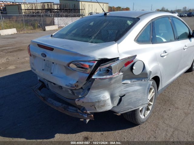 1FADP3F22FL325785 Ford FOCUS SE