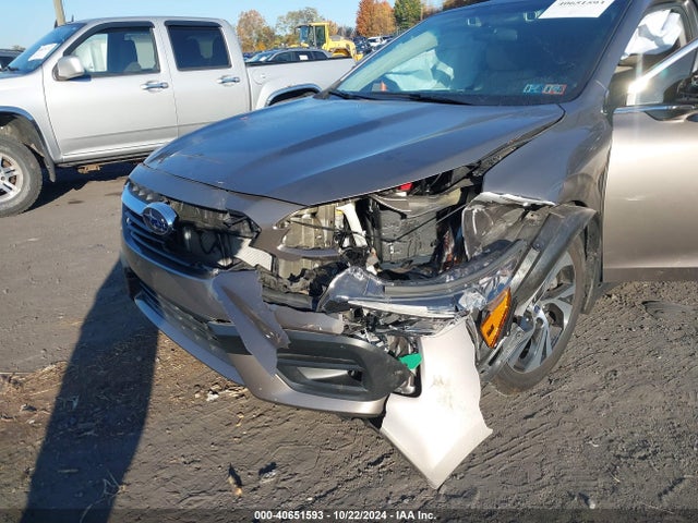 4S3BWAF62N3015811 Subaru Legacy Premium
