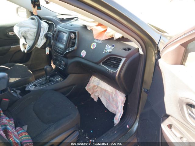 1C4PJLCB3KD262732 Jeep Cherokee Latitude Fwd