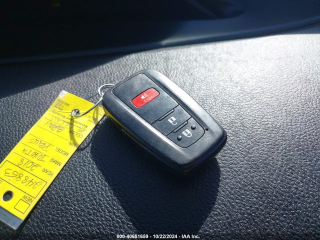 Toyota Prius Two 2018 JTDKBRFU7J3068121 Image 11