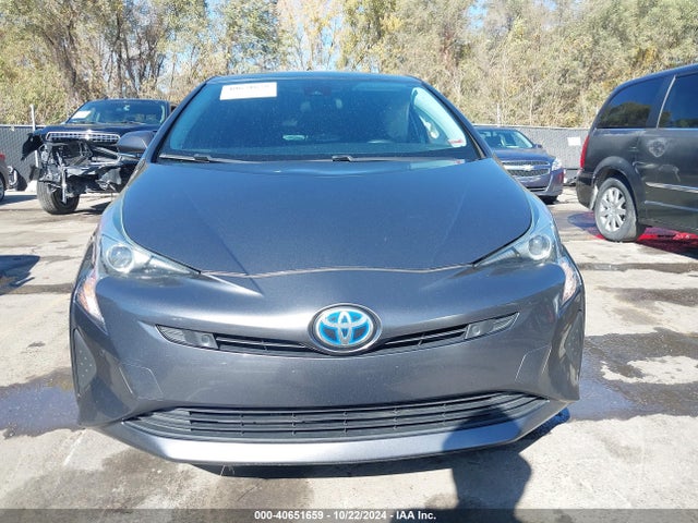 Toyota Prius Two 2018 JTDKBRFU7J3068121 Image 12