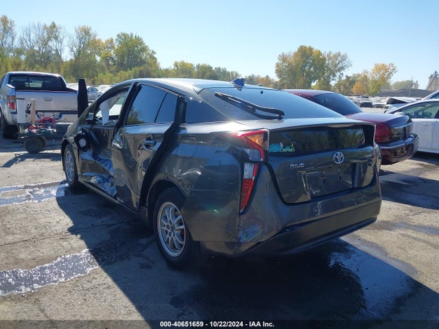 Toyota Prius Two 2018 JTDKBRFU7J3068121 Image 3