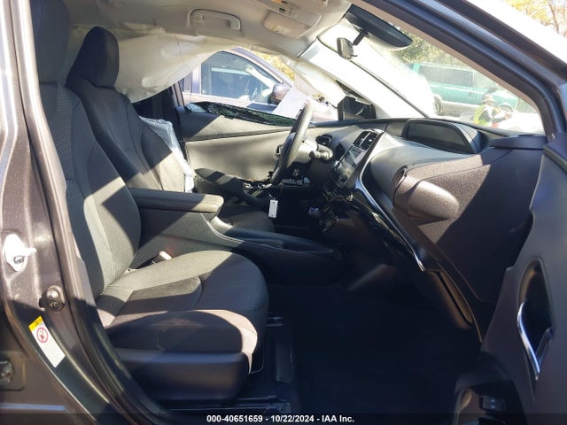 Toyota Prius Two 2018 JTDKBRFU7J3068121 Image 5