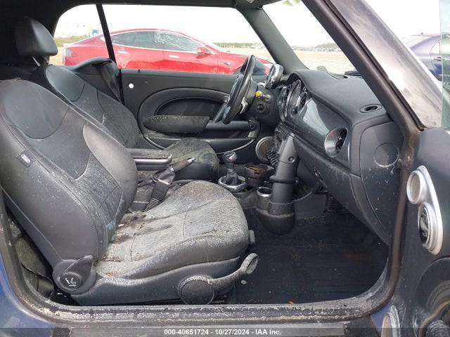 2006 MINI COOPER S WMWRH33596TK59731 Photo 4