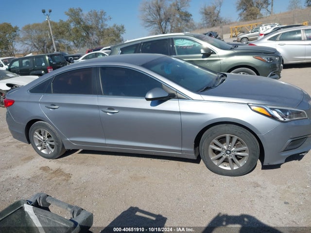 Hyundai Sonata 2016 5NPE24AFXGH409940 Image 13