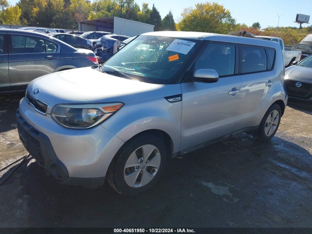 KIA SOUL + 2015 KNDJP3A5XF7809050 Image 2