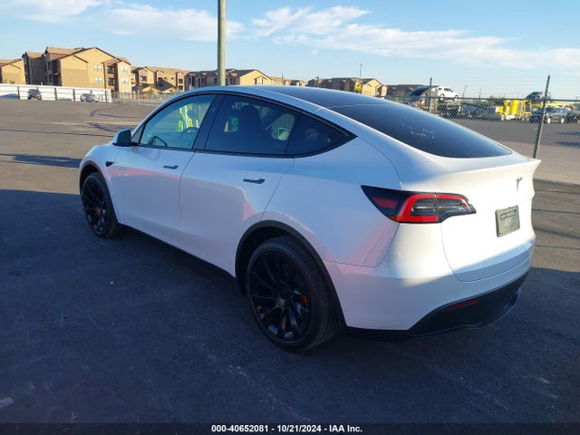 2024 TESLA MODEL Y 7SAYGDED7RF096633 Photo 2
