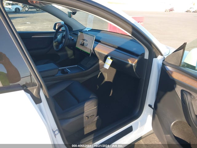 2024 TESLA MODEL Y 7SAYGDED7RF096633 Photo 4