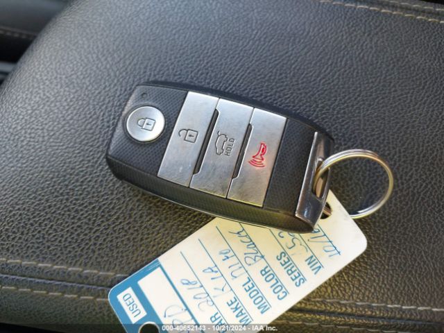 KNDCC3LC1J5152384 KIA NIRO EX