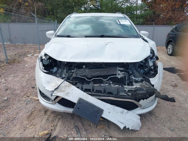2C4RC1BG0KR665696 Chrysler Pacifica Touring L