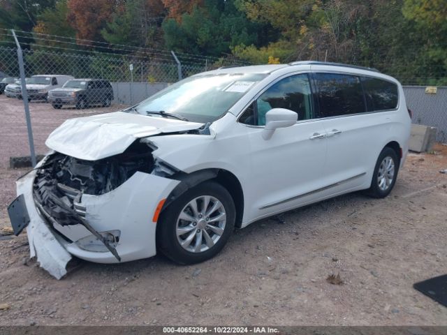 2C4RC1BG0KR665696 Chrysler Pacifica Touring L