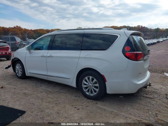 2C4RC1BG0KR665696 Chrysler Pacifica Touring L