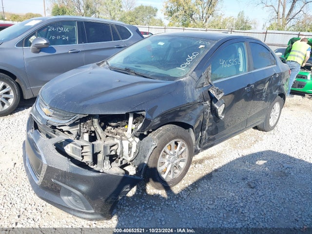 Chevrolet Sonic Lt Auto 2018 1G1JD5SH4J4106060 Image 2