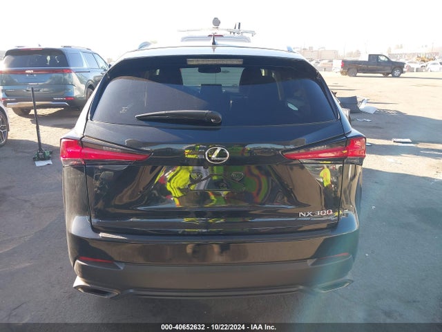 Lexus NX 300 2018 JTJYARBZ1J2114379 Image 17