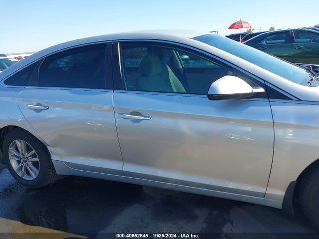 Hyundai SONATA SE 2015 5NPE24AF6FH196032 Image 13
