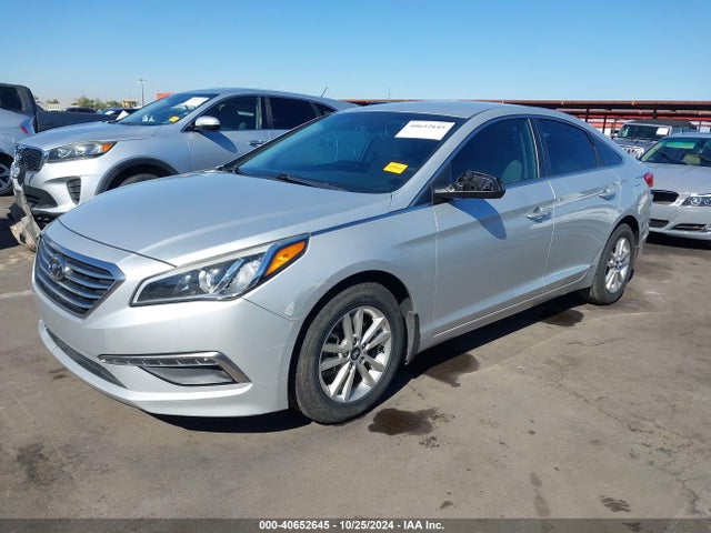 Hyundai SONATA SE 2015 5NPE24AF6FH196032 Image 2