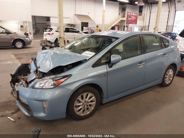 Toyota Prius Plug-in Advanced 2015 JTDKN3DP2F3068925 Image 2